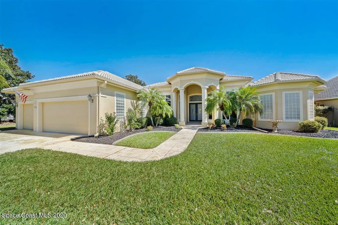 Photo of 925 Chatsworth Drive