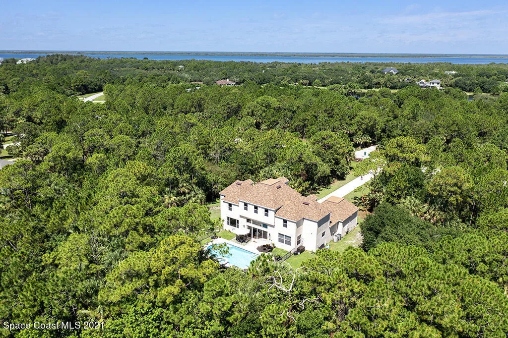 Photo of 5545 Willoughby Drive