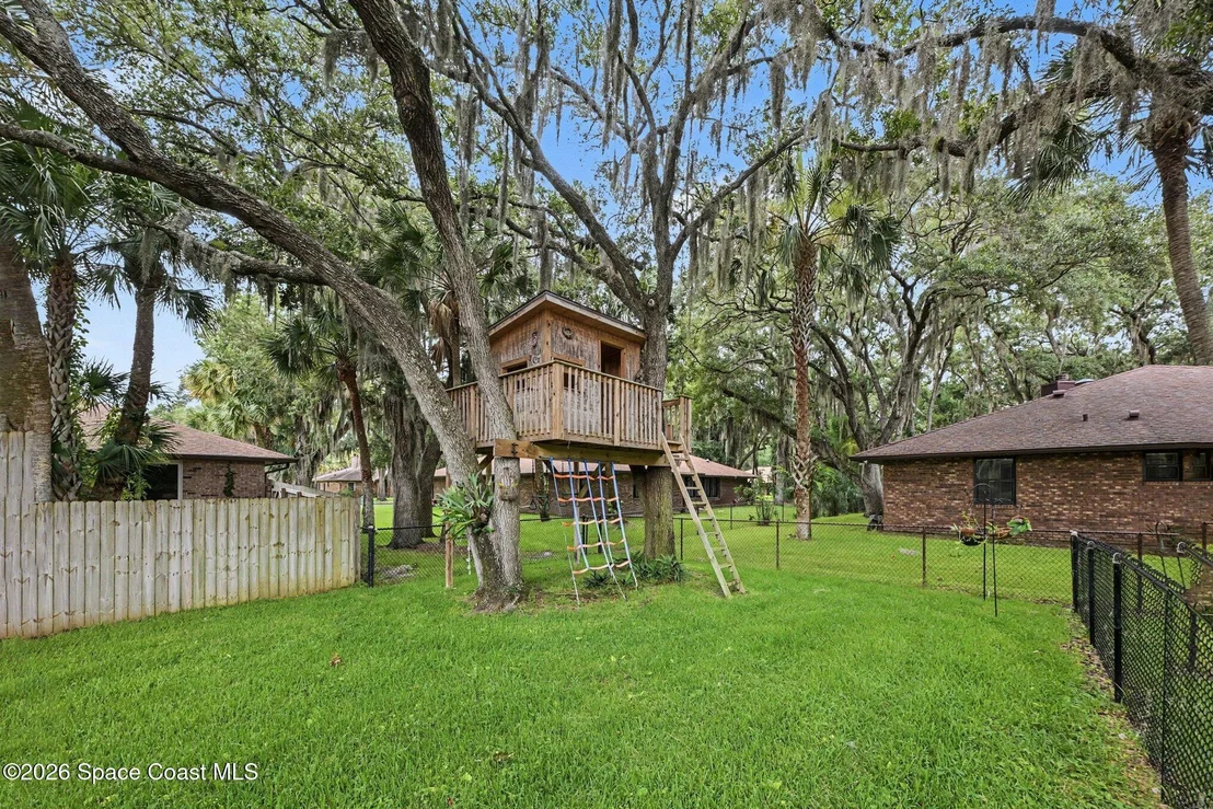Photo of 1810 Whispering Oaks Circle