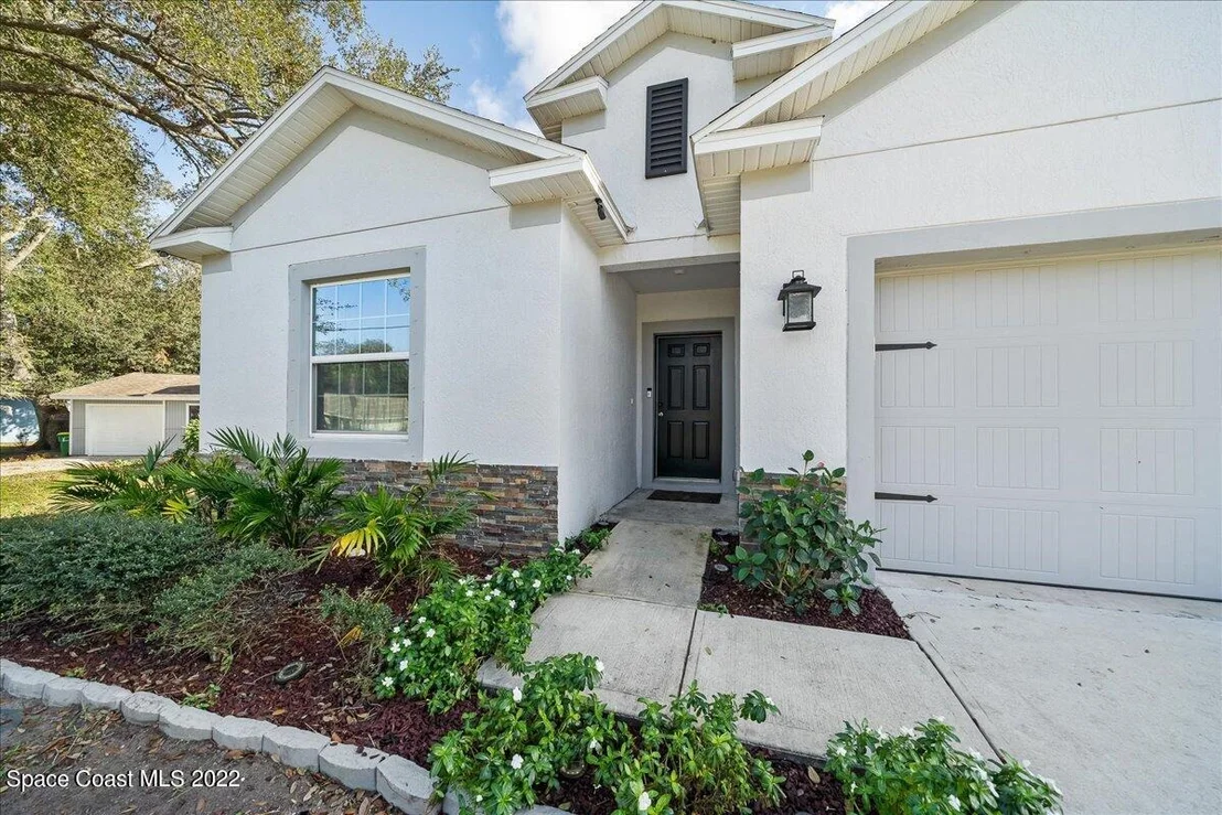 Photo of 6055 Adele Street