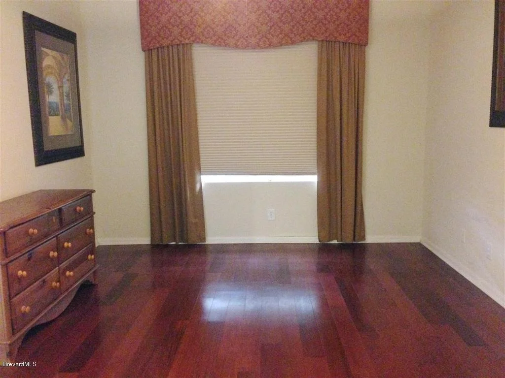 Photo of 989 Riviera Point Drive
