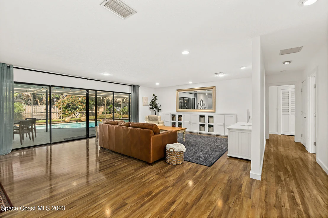 Photo of 460 Monaco Drive