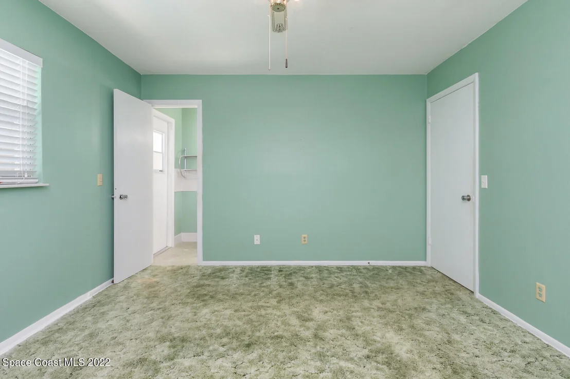 Photo of 2205 Lakeview Drive