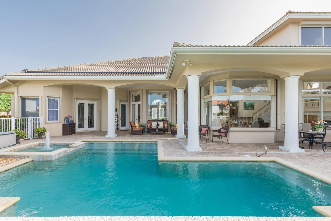 Photo of 422 Flanders Drive