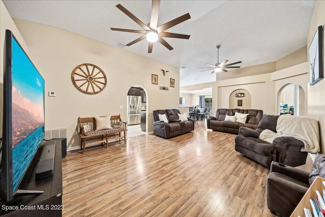 Photo of 1616 Vista Lake Circle