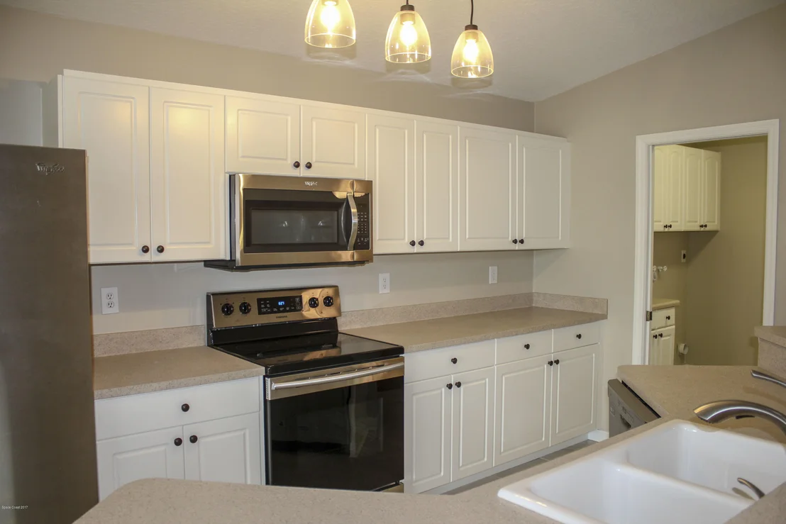 Photo of 881 Villa Drive