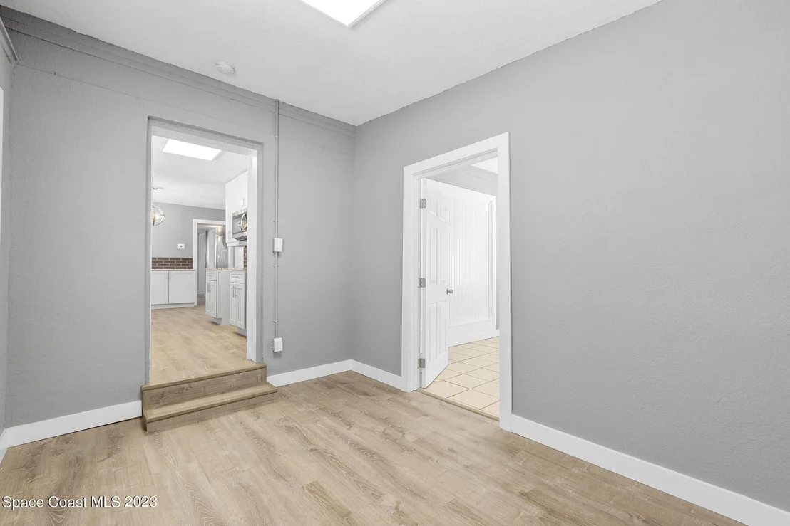 Photo of 1044 Myrtle Lane