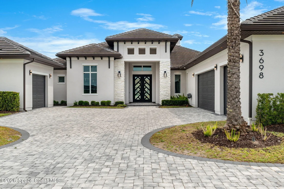 Photo of 3698 Lake Adelaide Place