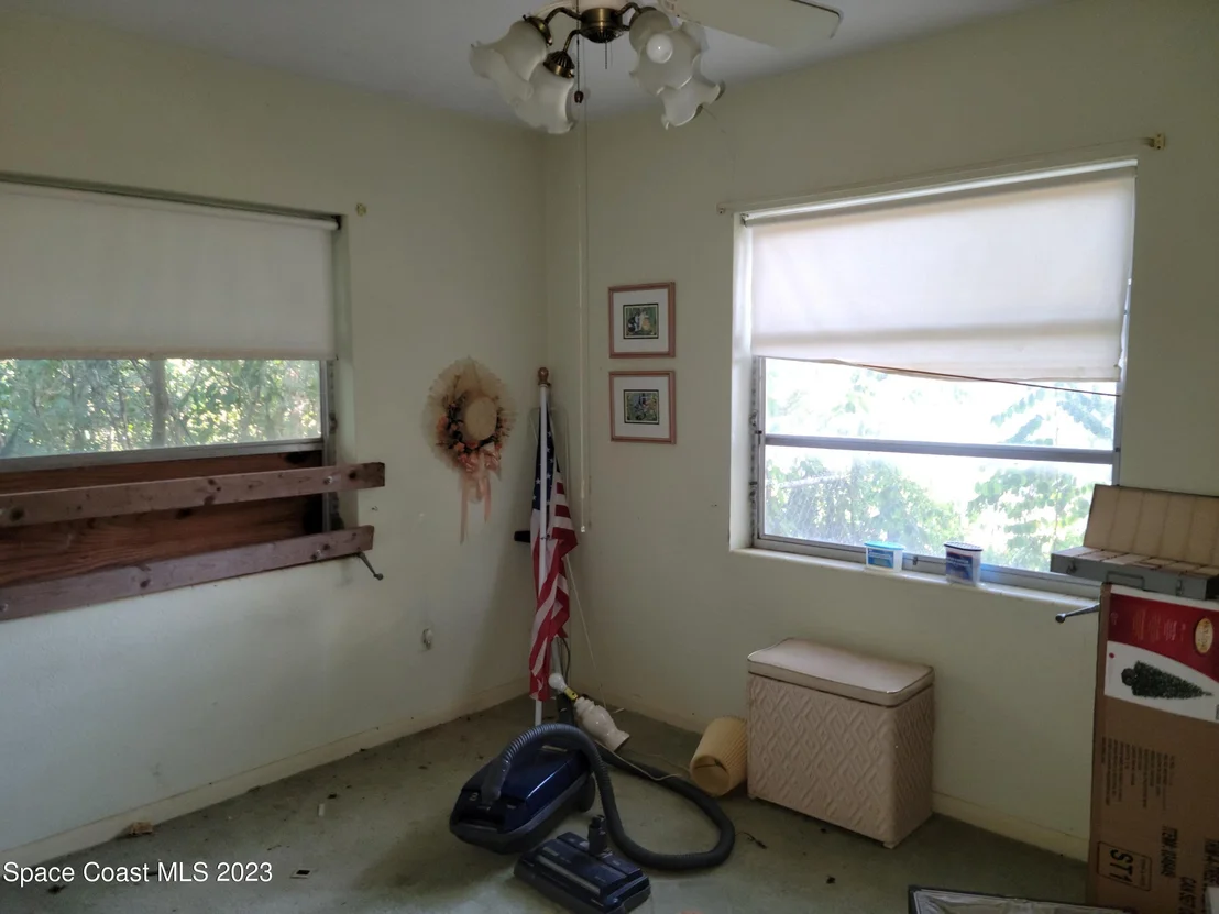 Photo of 495 Hillside Court