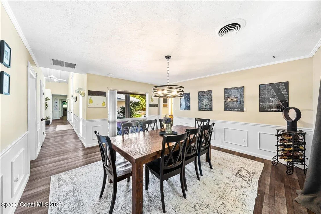 Photo of 311 Cocoa Avenue