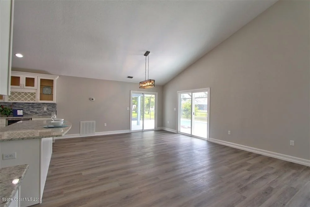Photo of 2090 Lionel Drive