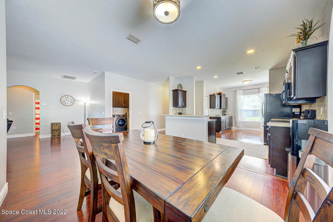 Photo of 1482 Hemingway Boulevard