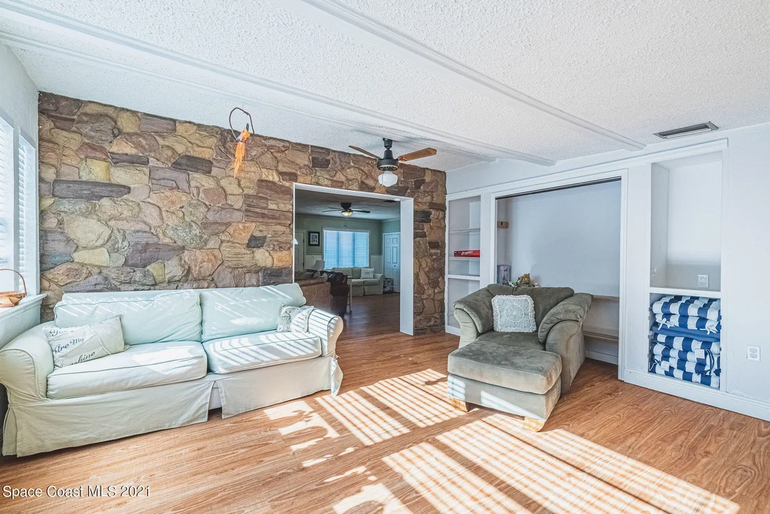 Photo of 1545 Echo Drive