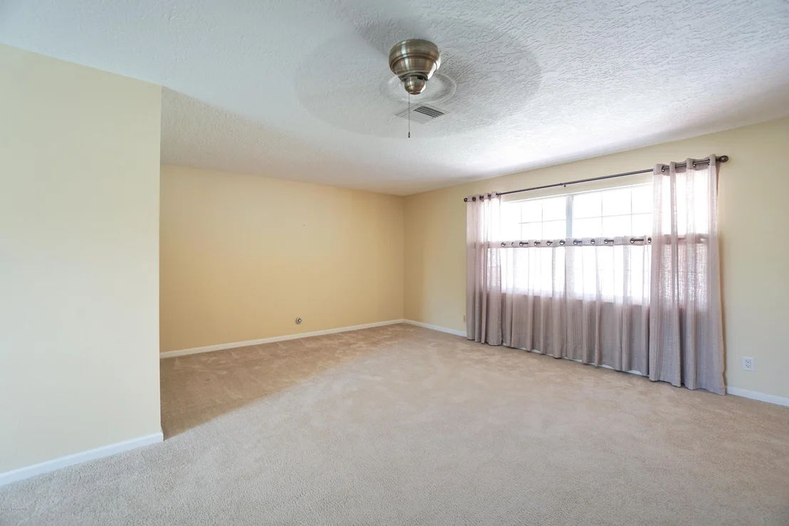 Photo of 913 Kings Post Road