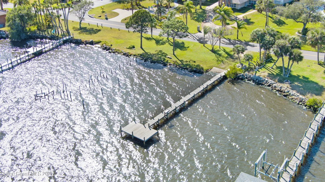 Photo of 115 River Road Circle