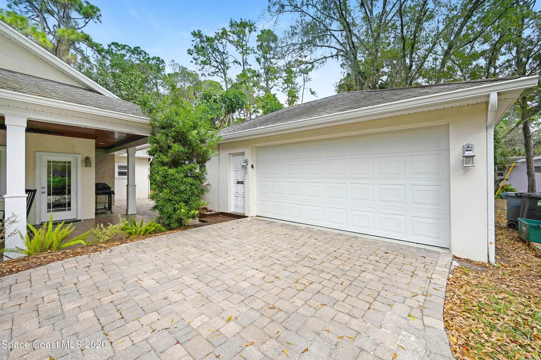 Photo of 6420 South Drive