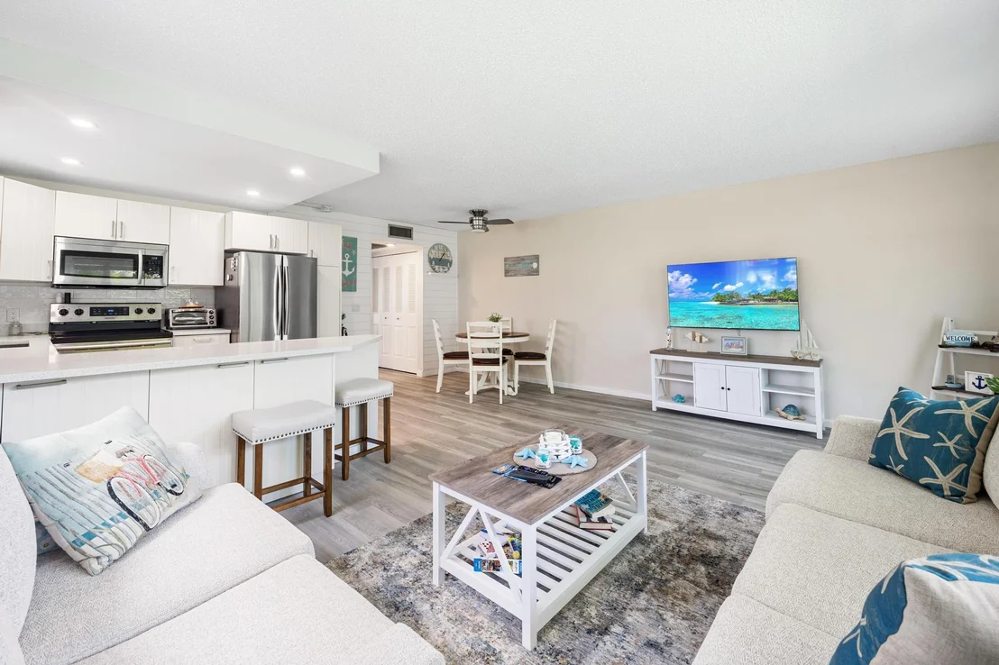 Photo of Unit P at 341 Markham Cres