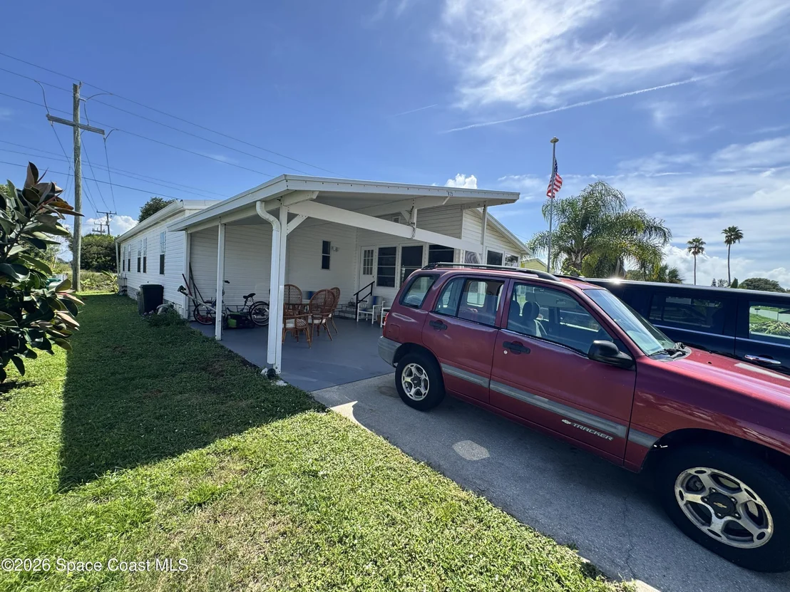 Photo of 835 Vireo Drive