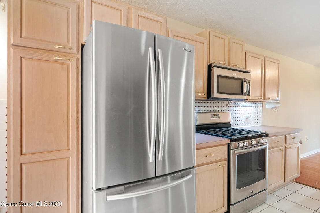 Photo of 1111 White Oak Circle