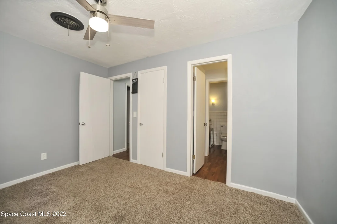 Photo of 1050 Illinois Road