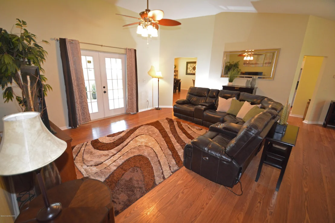 Photo of 6370 Manila Drive