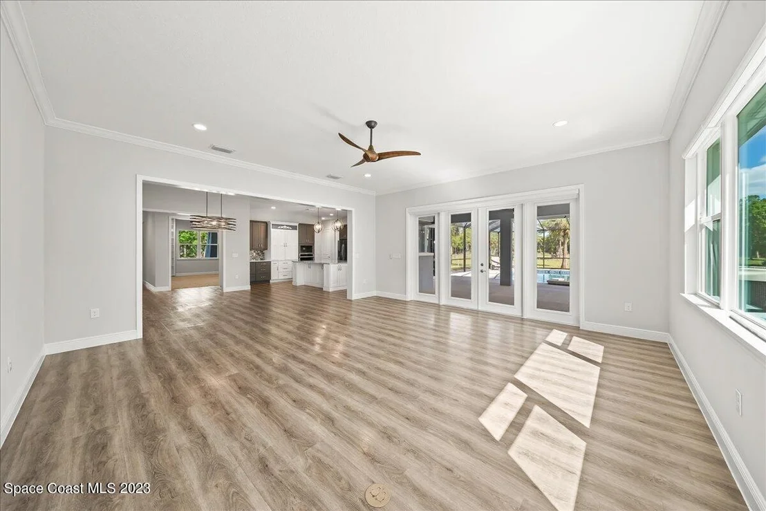 Photo of 2255 Seminole Boulevard