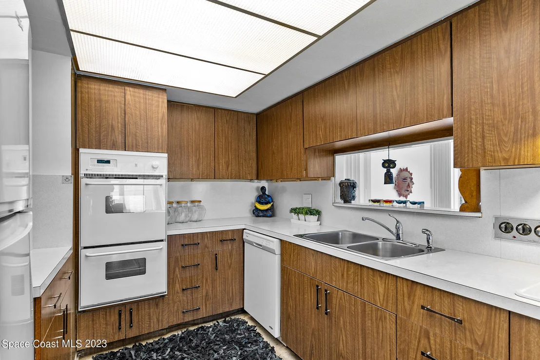 Photo of 598 Seabreeze Drive