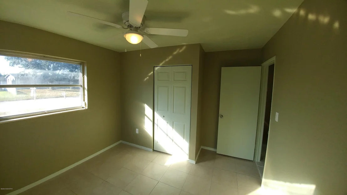Photo of 1449 Lillian Lane