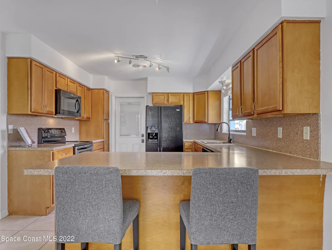 Photo of 619 N Robert Way