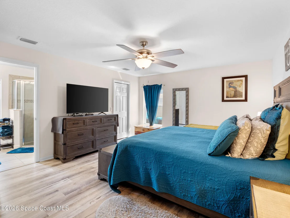 Photo of 5931 Midway Avenue