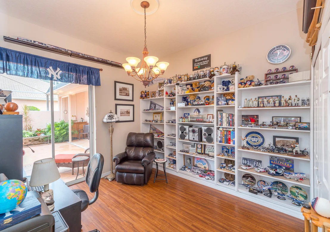 Photo of 919 Palm Brook Drive