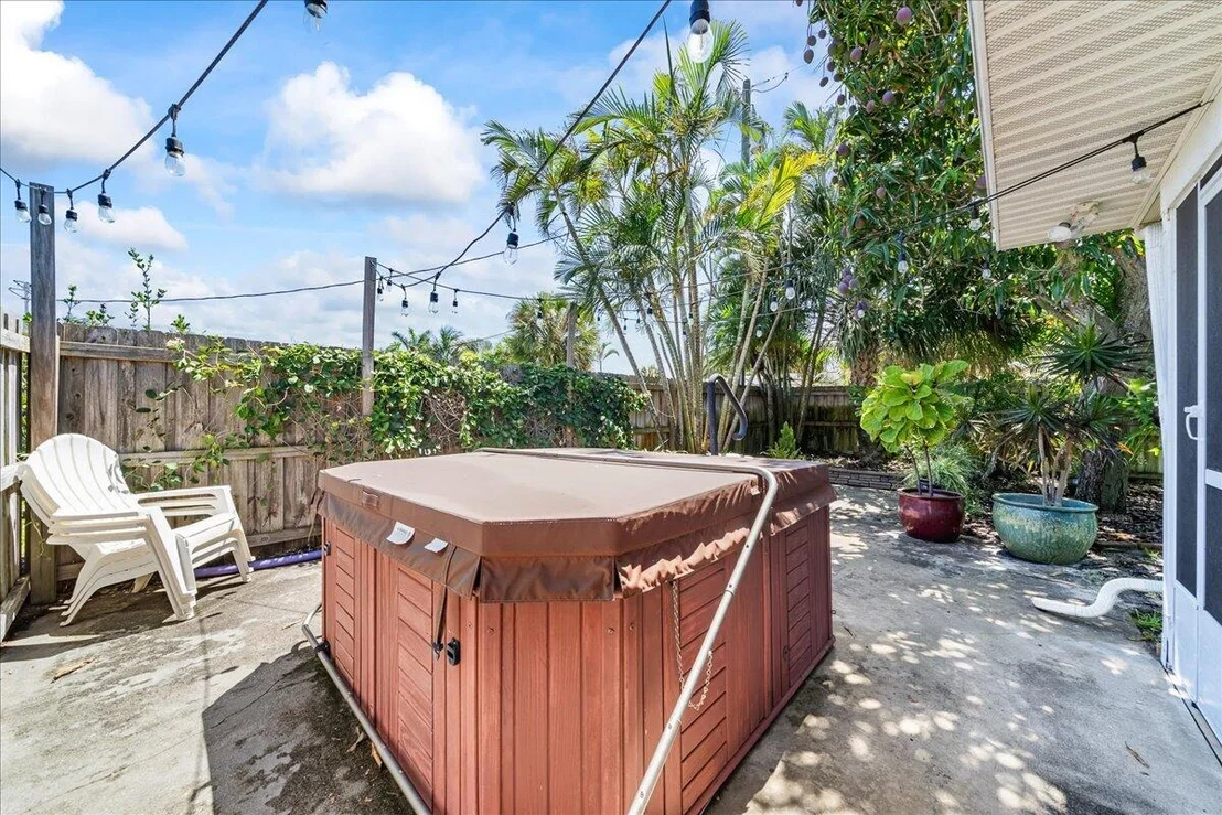 Photo of 2215 Reef Avenue