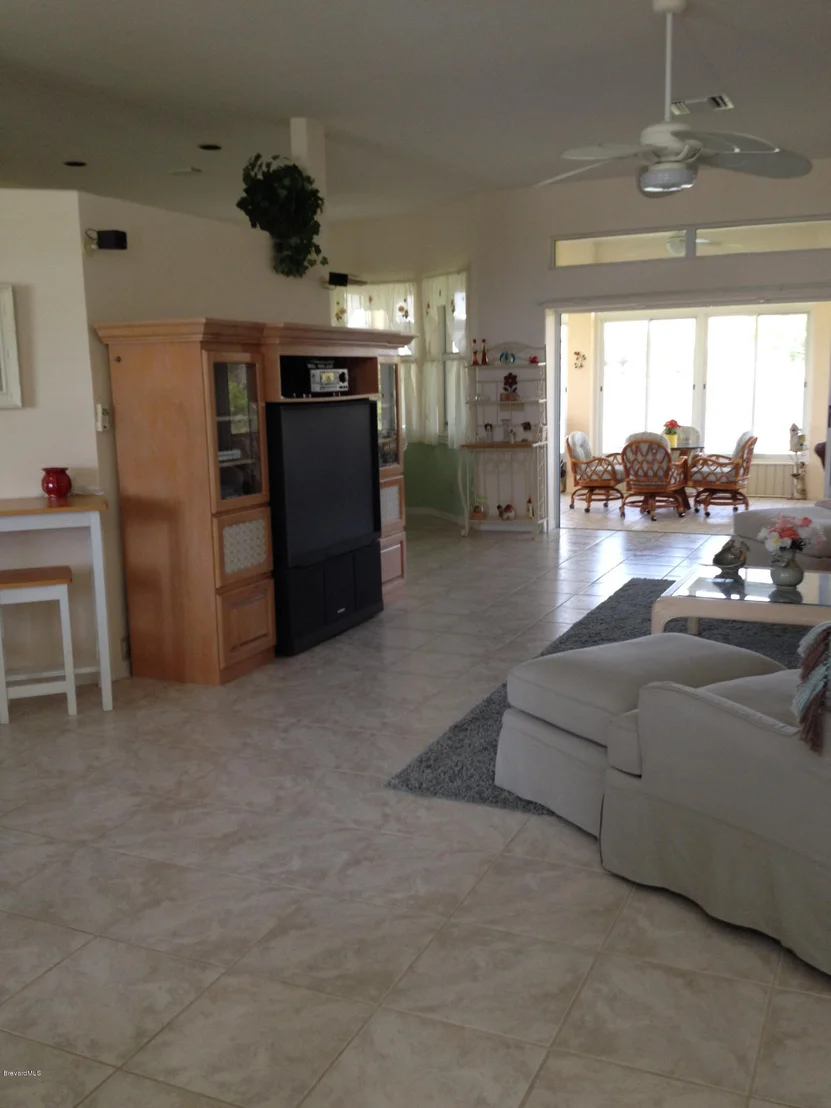 Photo of 2374 Golf Vista Boulevard