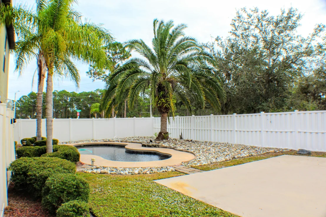 Photo of 1475 Talon Way