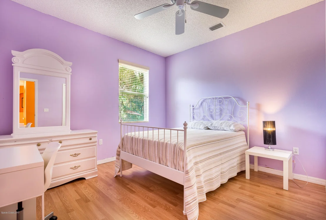 Photo of 981 Hollister Drive
