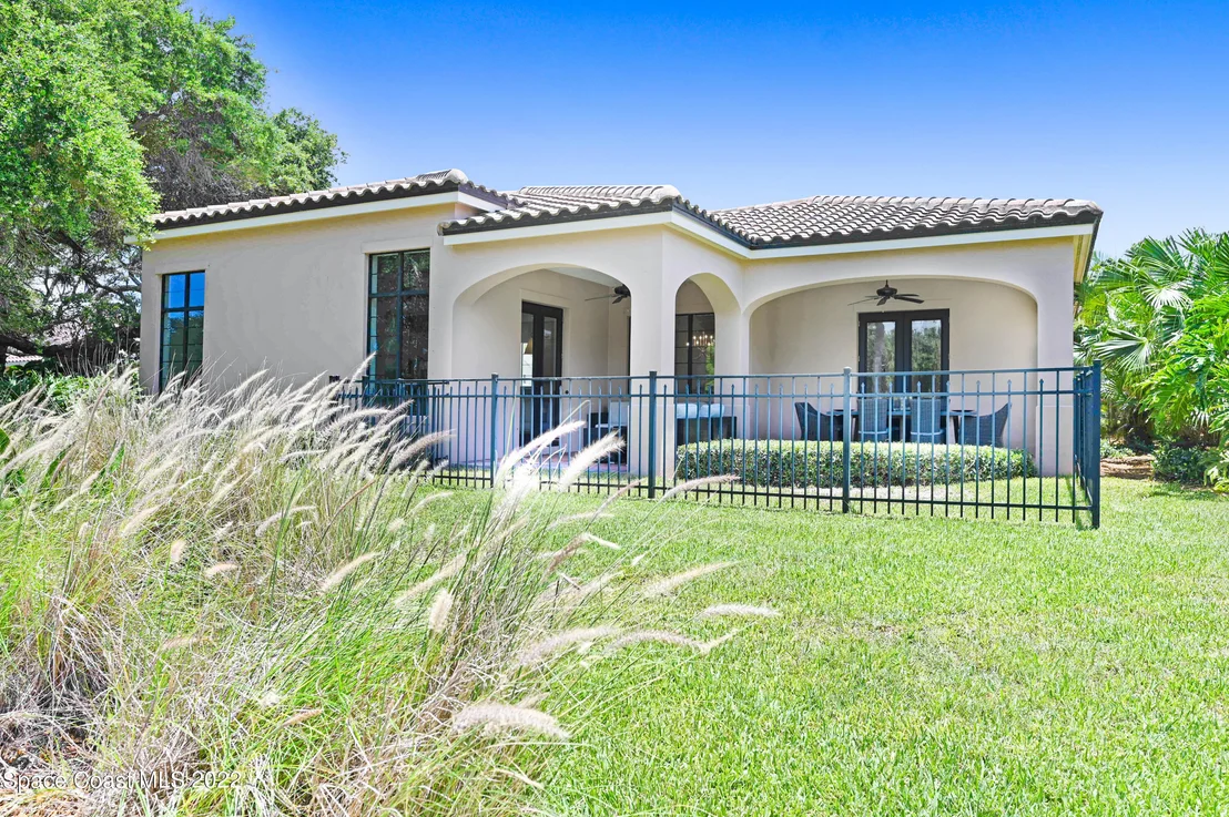Photo of 180 Whaler Drive
