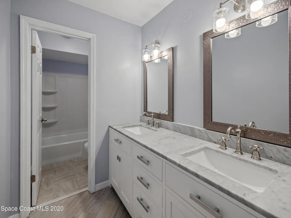 Photo of 5420 Edgewater Court