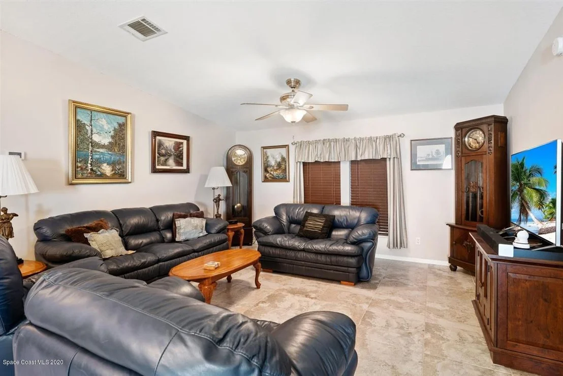 Photo of 345 Outer Drive