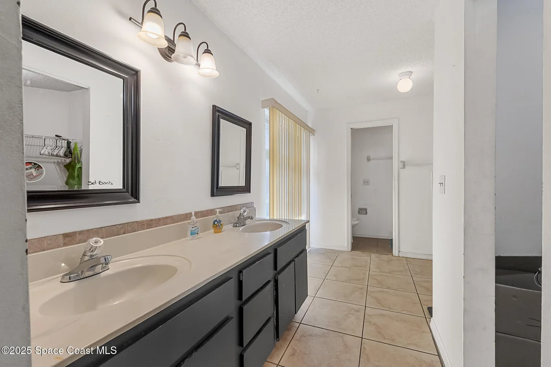 Photo of 1099 Pace Drive NW