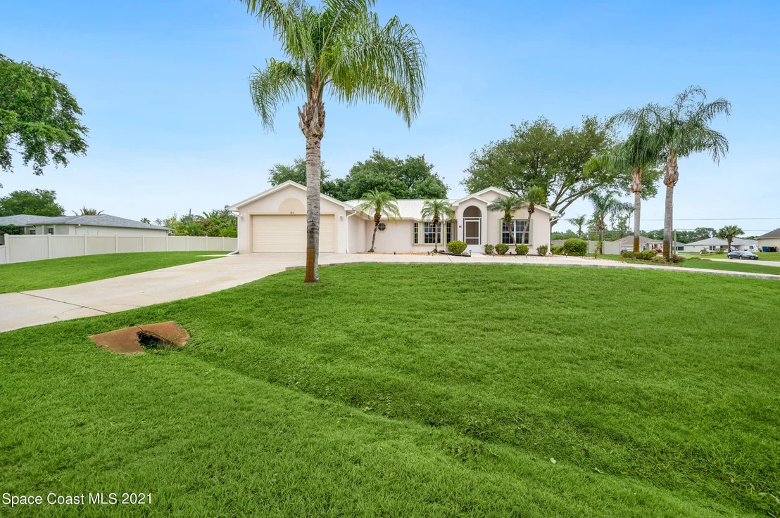 Photo of 786 Seven Gables Circle SE