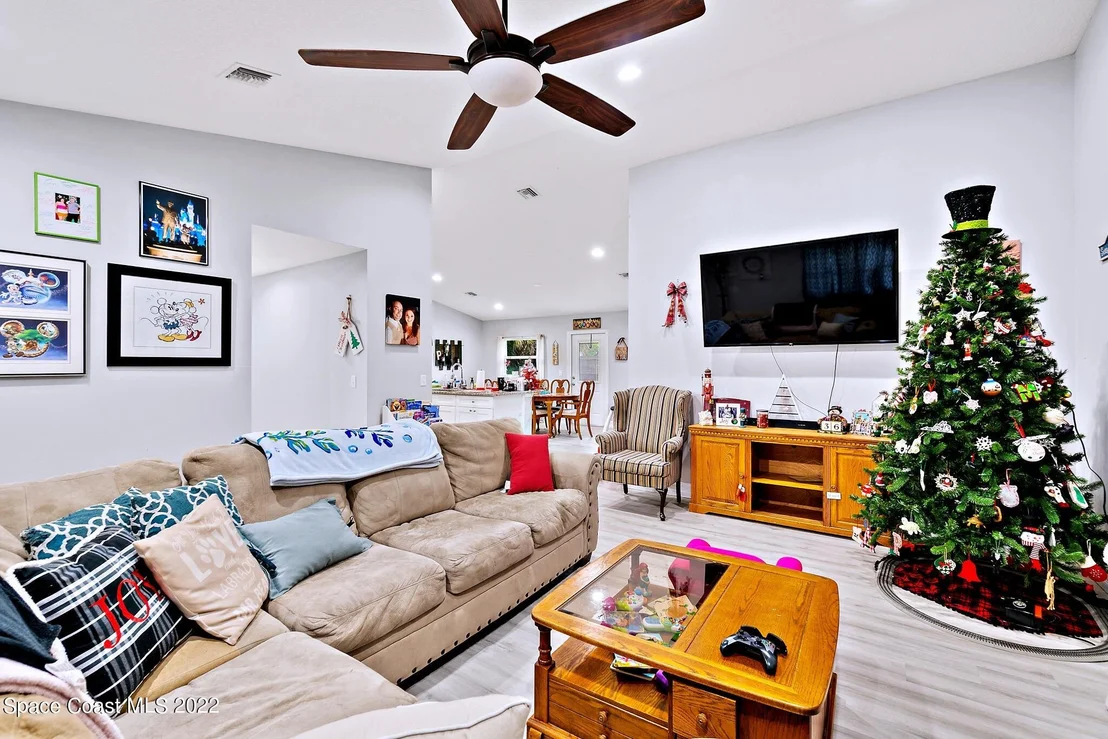 Photo of 2263 Saint Dunston Lane