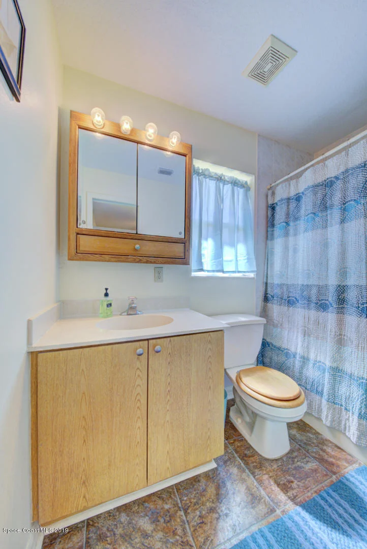 Photo of 6845 Cedar Avenue