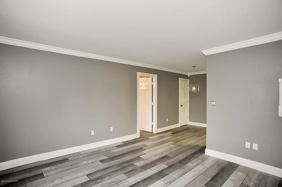 Photo of 1860 Oakwood Drive