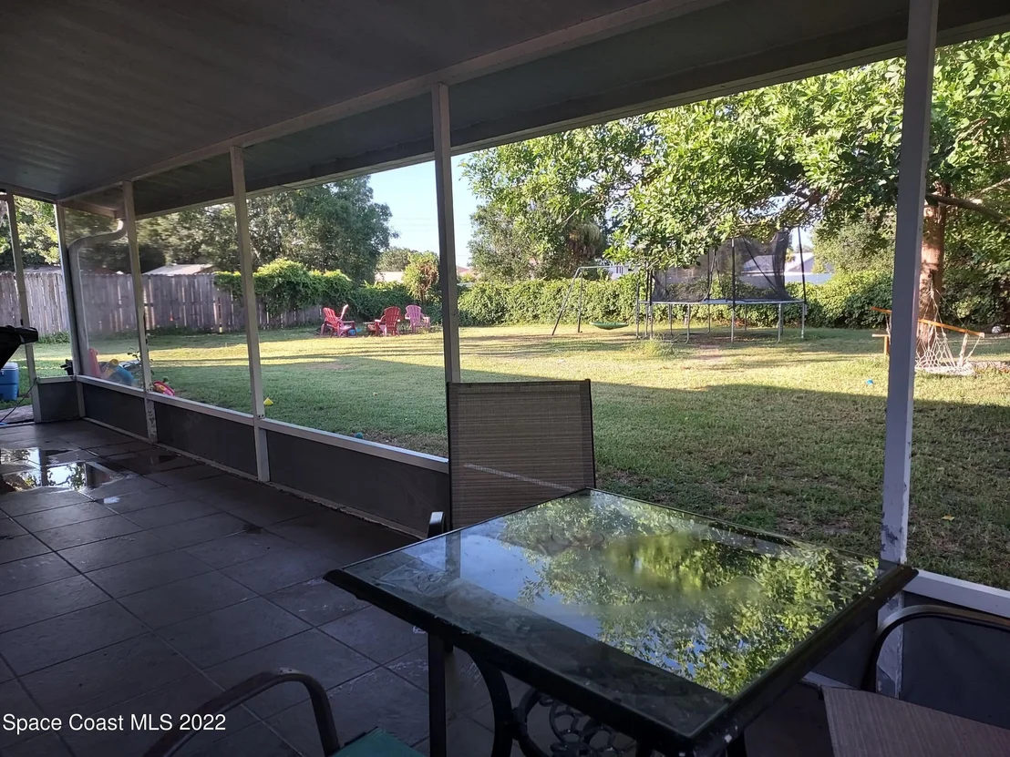 Photo of 1423 Cindy Circle NE