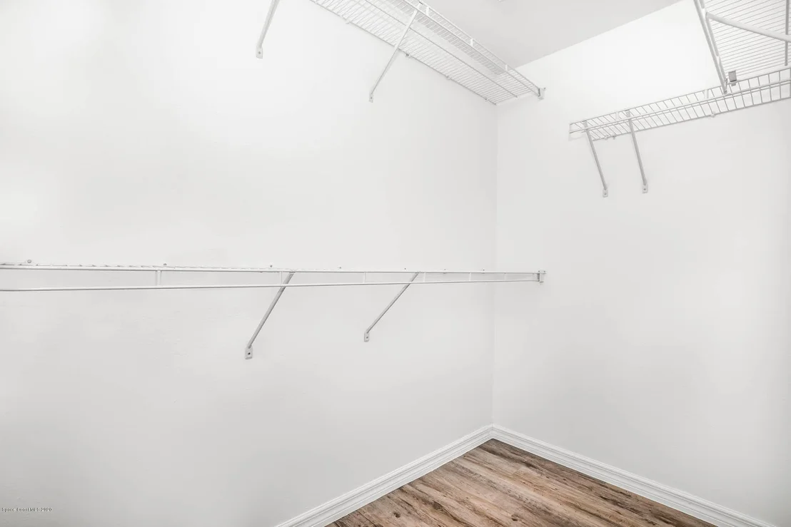 Photo of 4660 Portage
