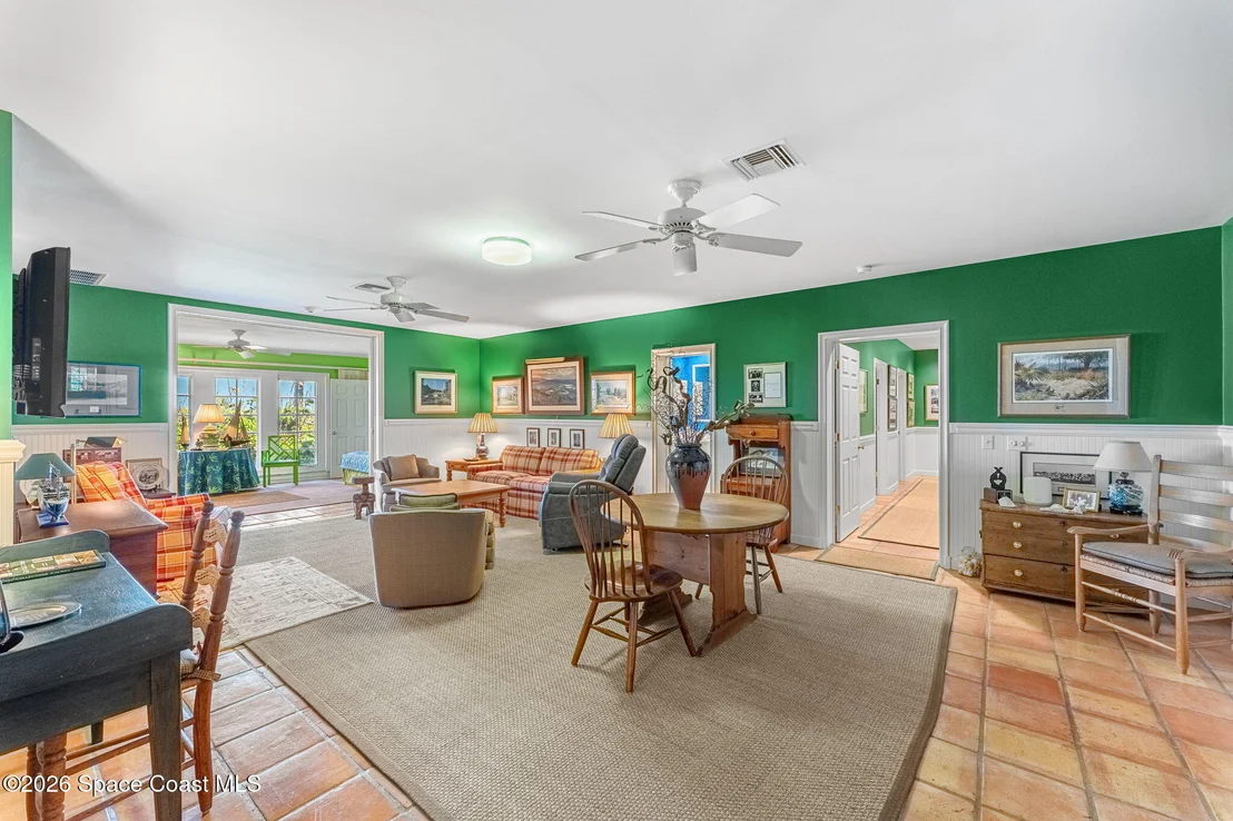 Photo of 680 Ocean Road
