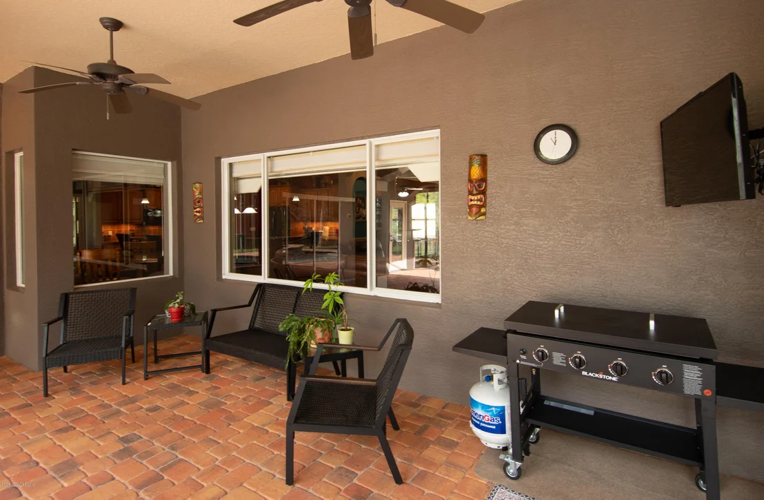 Photo of 6940 Hacienda Drive