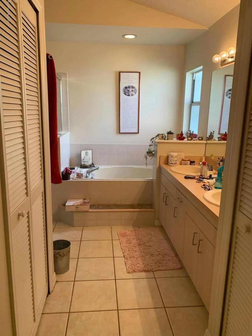 Photo of 3358 Lake View Circle