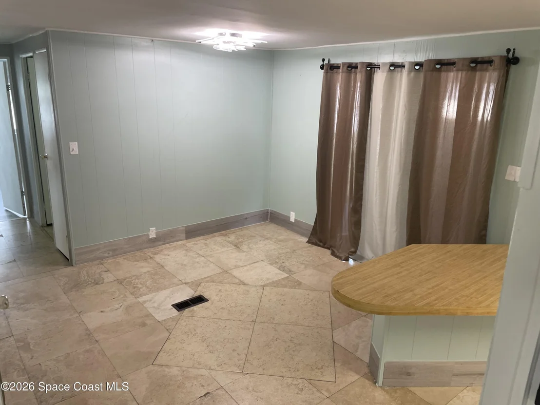 Photo of 621 Oleander Circle