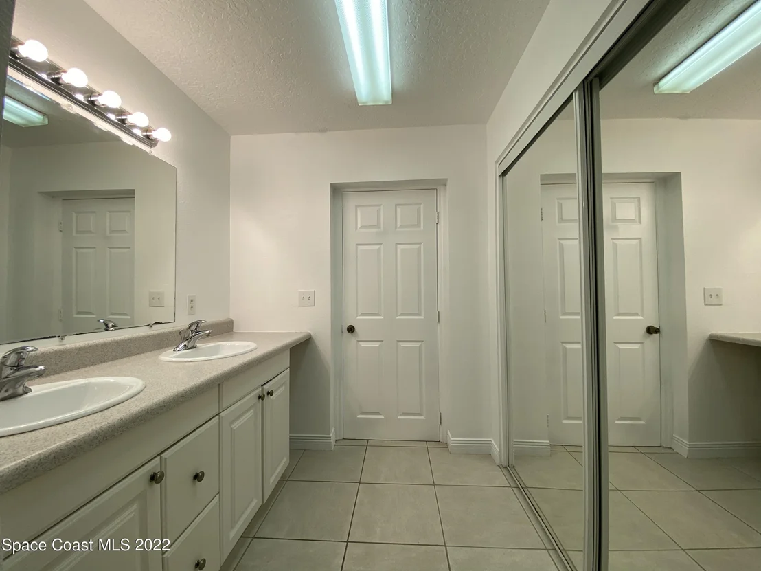 Photo of 4120 Duke Street